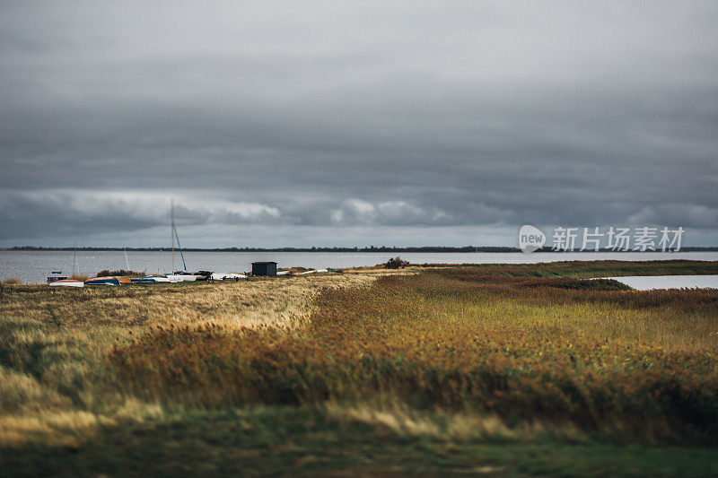 在Schaproder boden /波罗的海/ Hiddensee /德国阴冷的天气